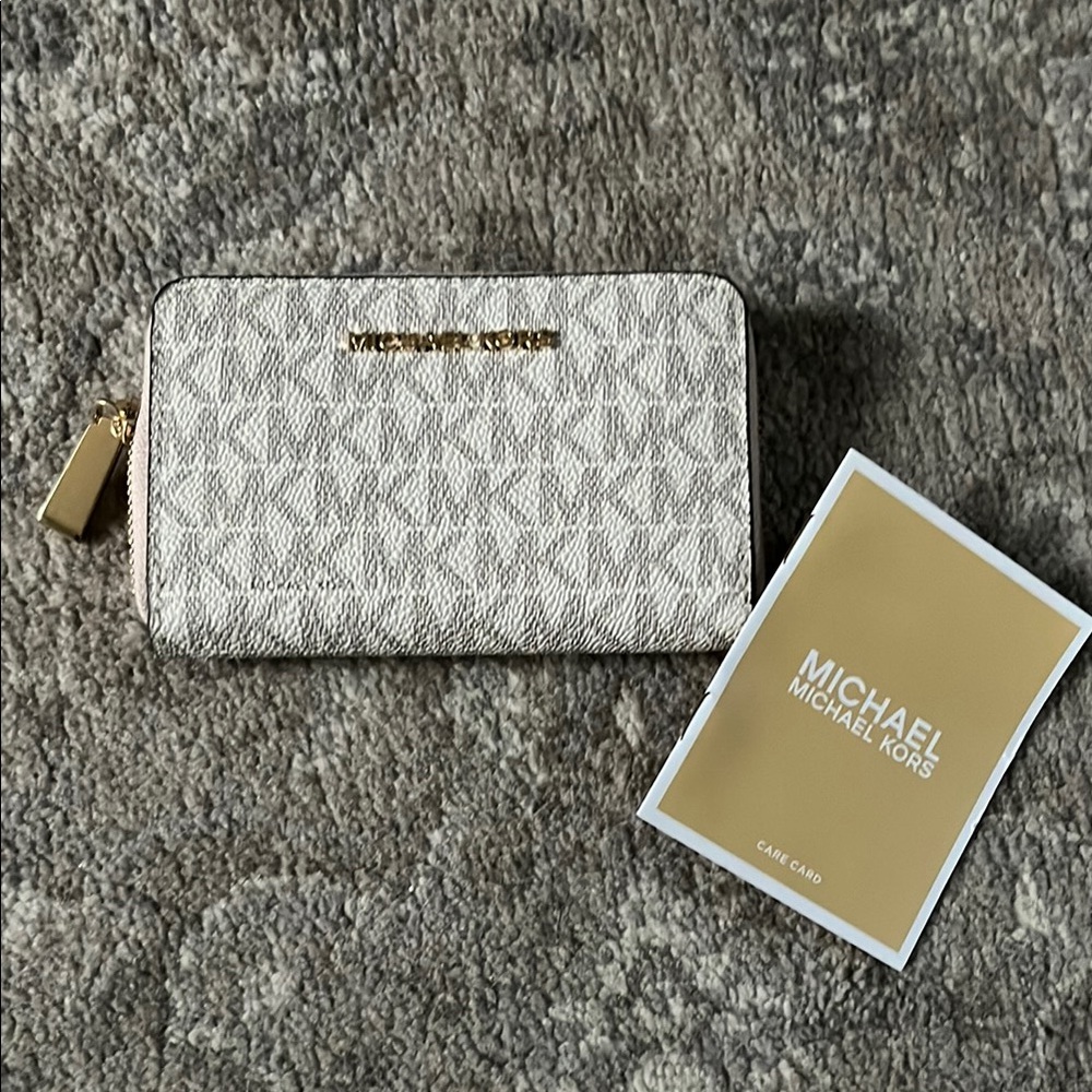 Michael Kors White Wallet